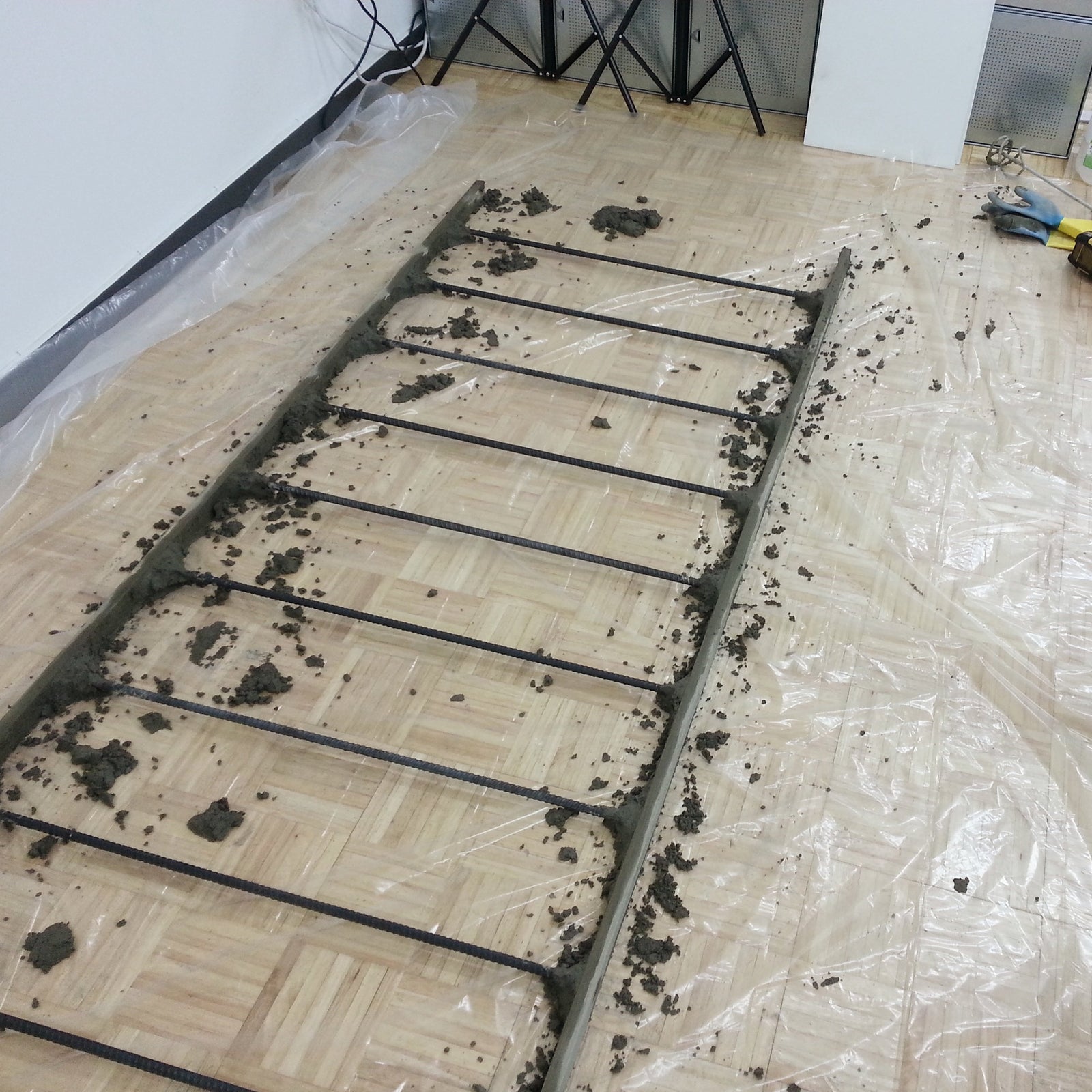 Making Jewely display table