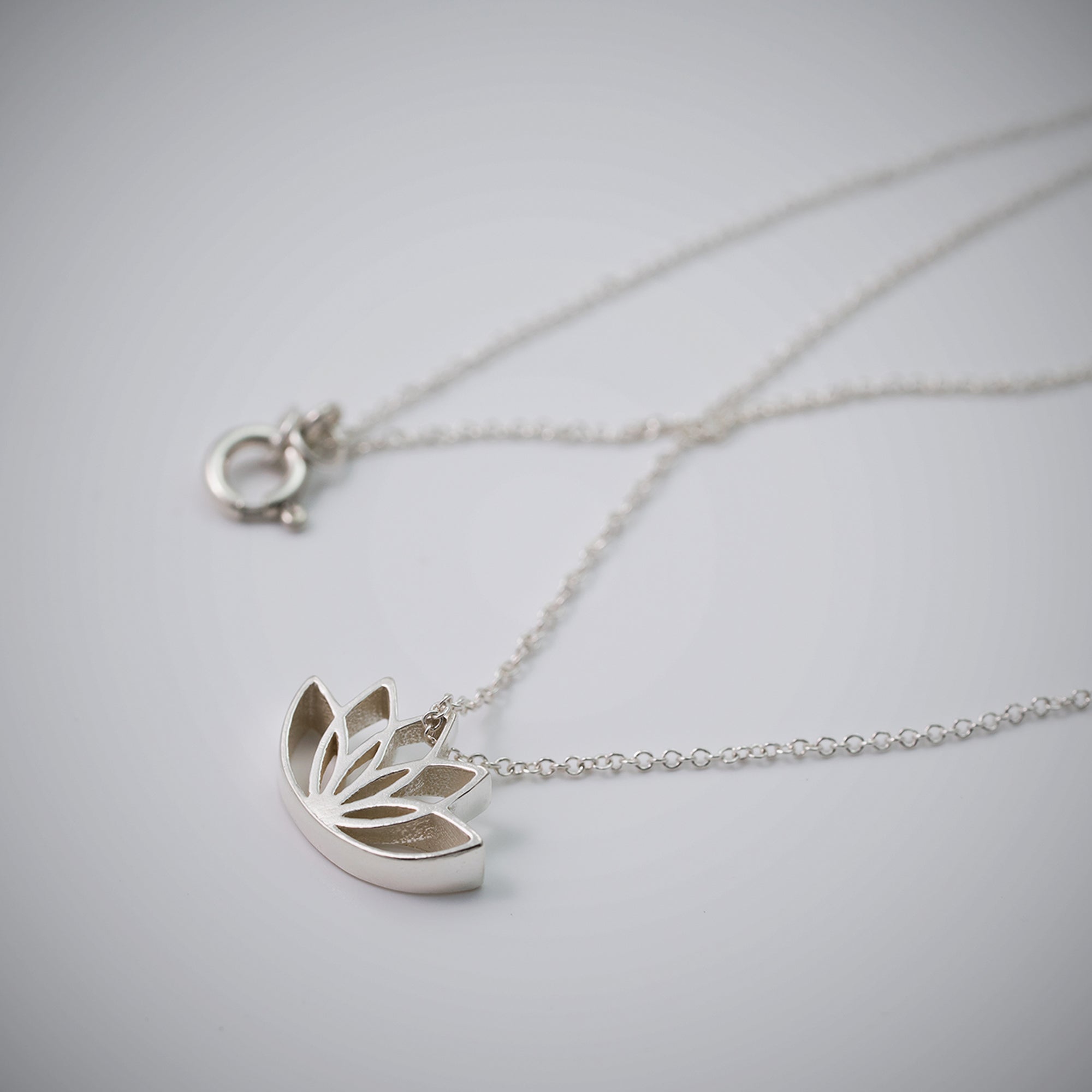 新春セール！HOUSE of LOTUS❤︎オーバーサイズ二ット Lotus N°161 Necklace - Beeshaus
